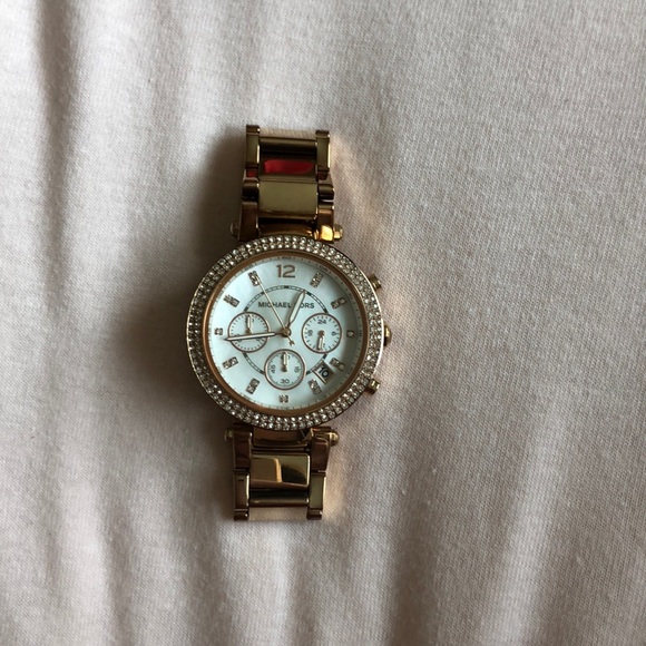 rose gold michael kors watch - Picture 3 of 3